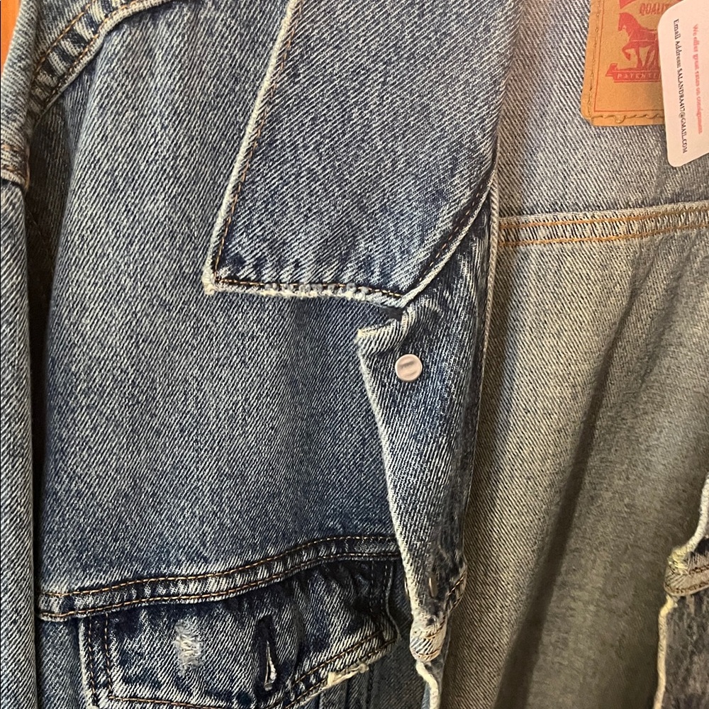 Levi's Men's Distressed Blue Denim Jacket - Picture 4 of 5